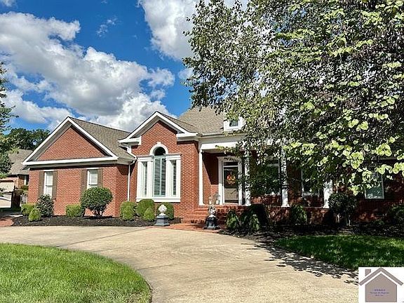 3rd image of 1406 Garland Ct
