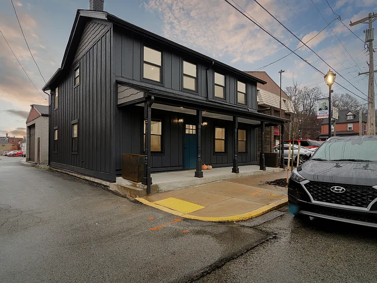 317 James St — Photo 33