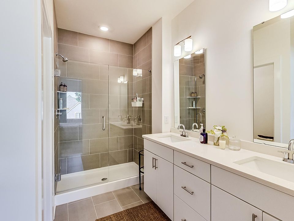 1st image of 1817 N New Jersey St #1