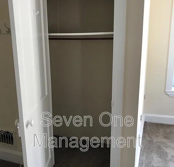 5205 Ridge Ave #B — Photo 10