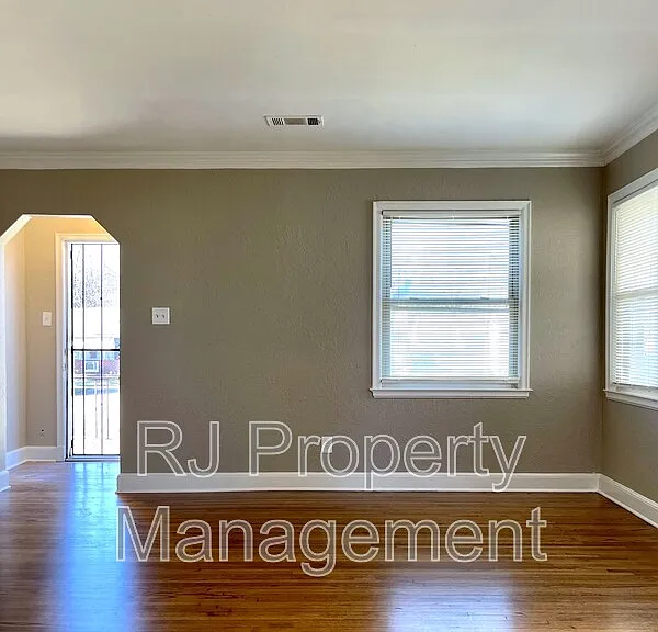 1598 Marianna St — Photo 5