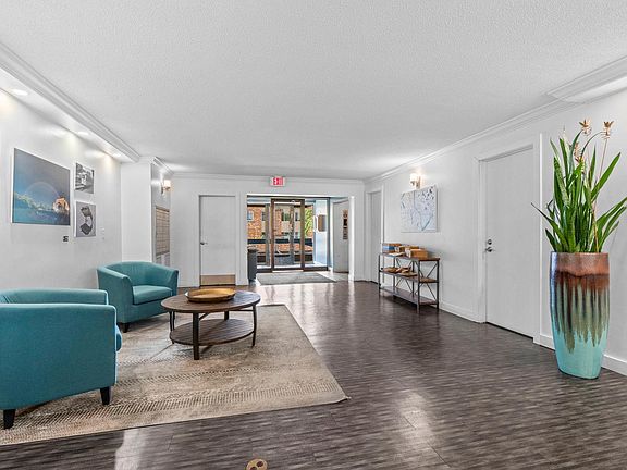 5th image of 2800 W 44th St Unit 302