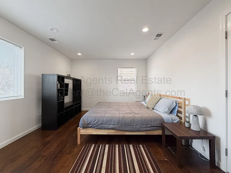 1532 32nd St #1532 — Photo 13