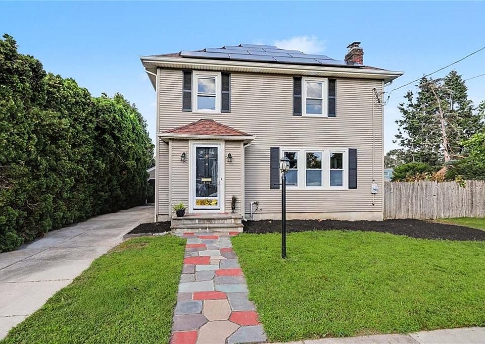 1st image of 235 Beckwith St