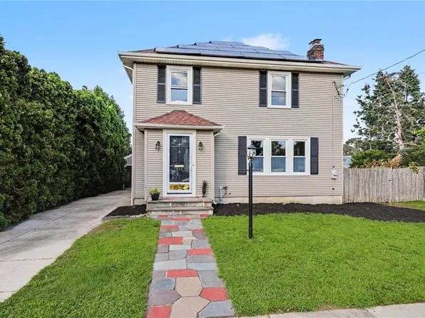 235 Beckwith St, Cranston, RI 02910