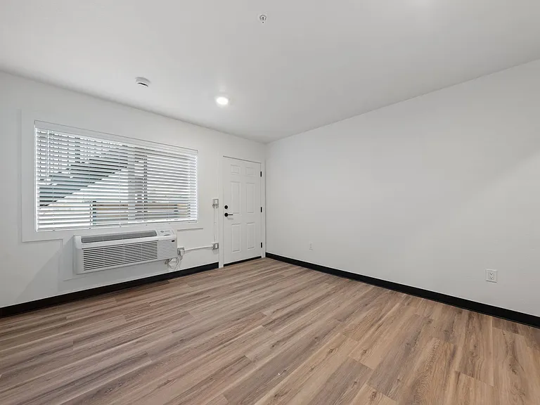 Nova Apartments — Photo 23