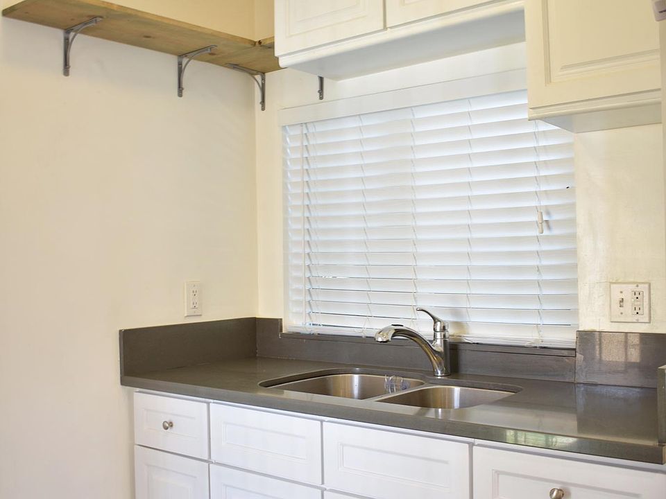 2nd image of 364 S Vancouver Ave #364