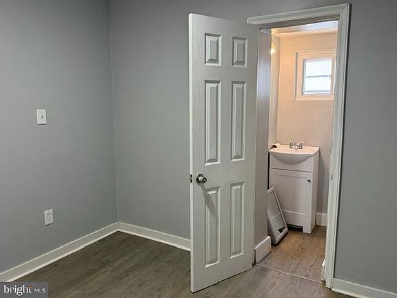 5th image of 440 Henry St