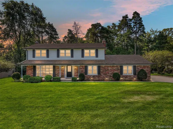 5212 S Nocturne Ln, Shelby Township, MI 48316