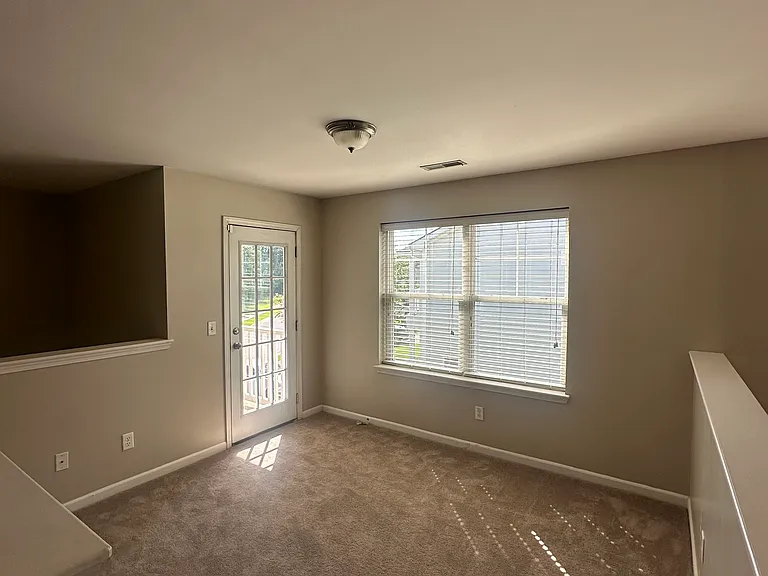 258 Killarney Trl — Photo 12