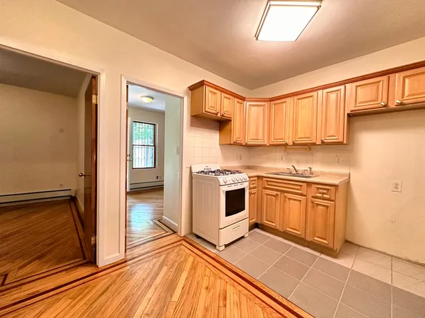 38 Greene Avenue 1F image 3 of 15
