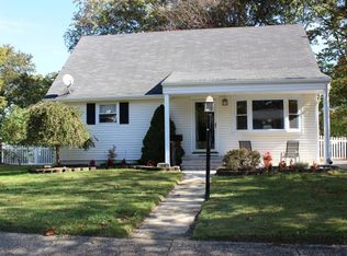 12 Illinois Ave, Jackson, NJ 08527