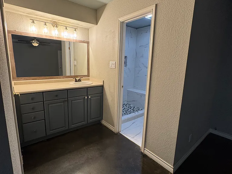 Master Vanity