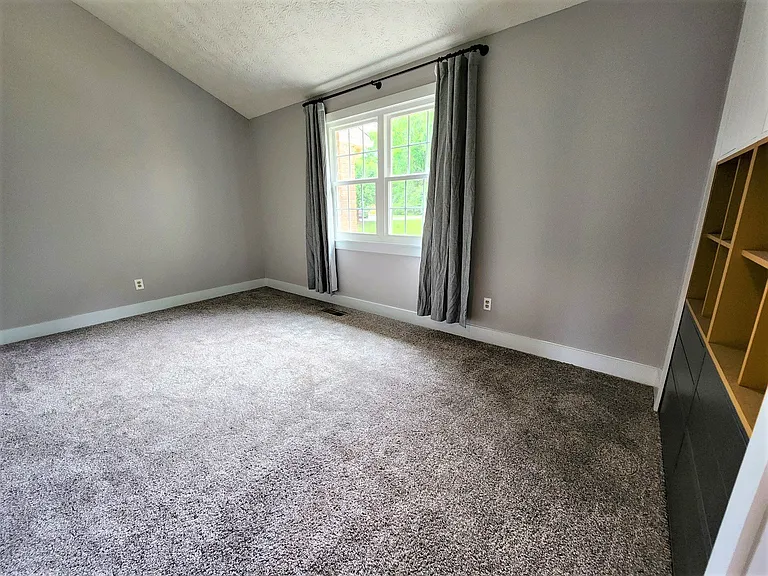 141 Thistle Ln — Photo 11