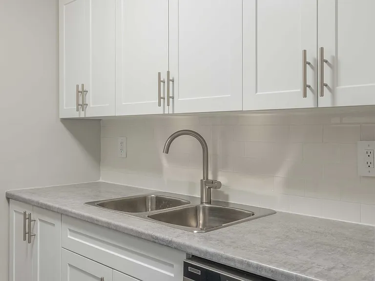 985 Maxwell St — Photo 13