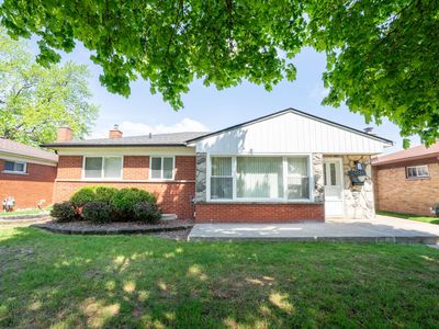 24686 Ward St, Taylor, MI, 48180