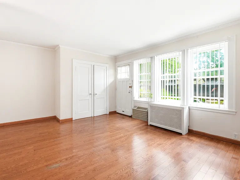 6799 Exeter St — Photo 5