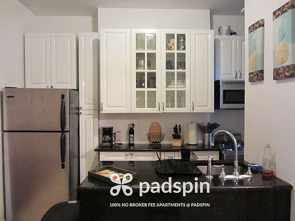 5th image of 527 E 83rd St APT 2W