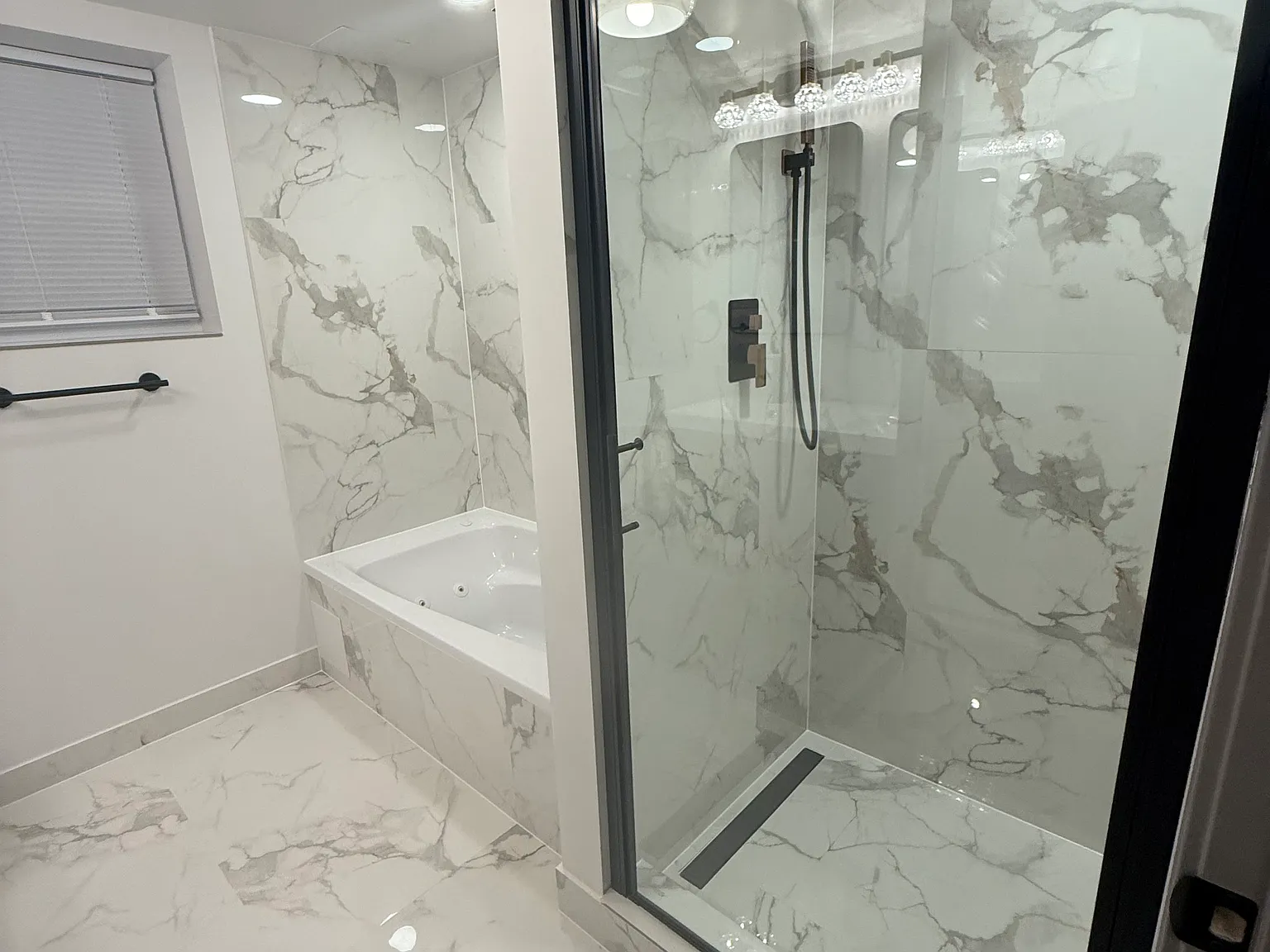 2 bed, 1100 sqft, $2,300 — Photo 4