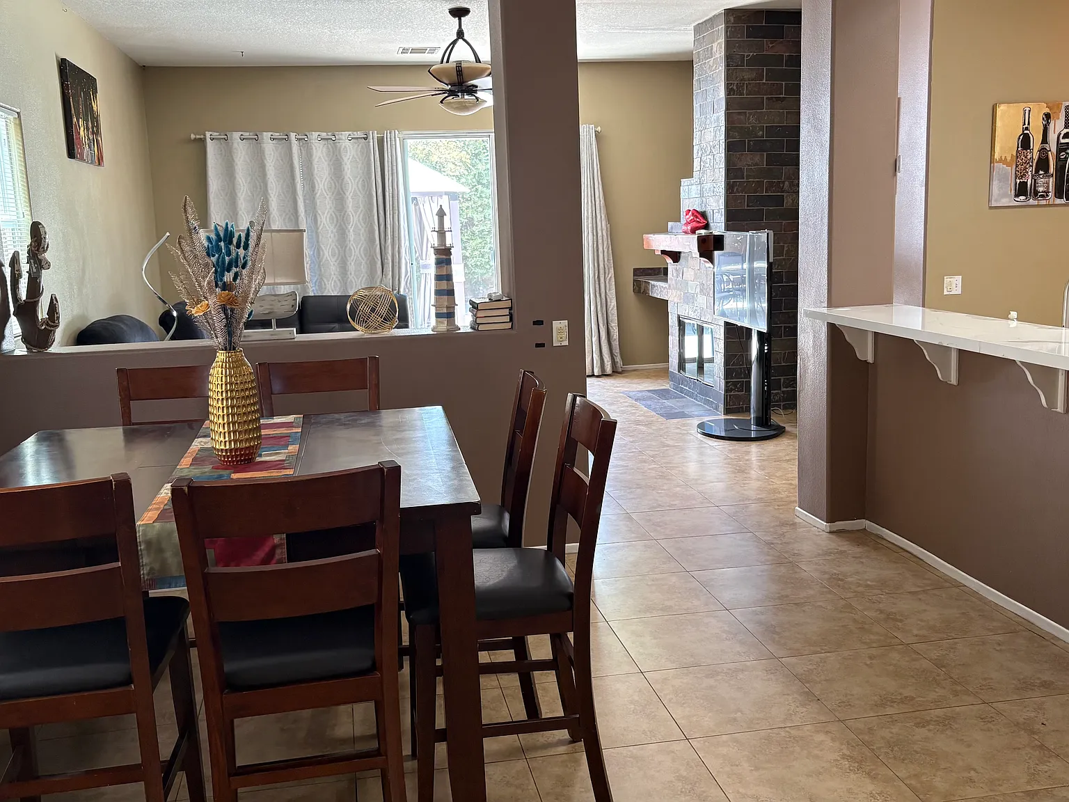 4 bed, 1865 sqft, $4,500 — Photo 2
