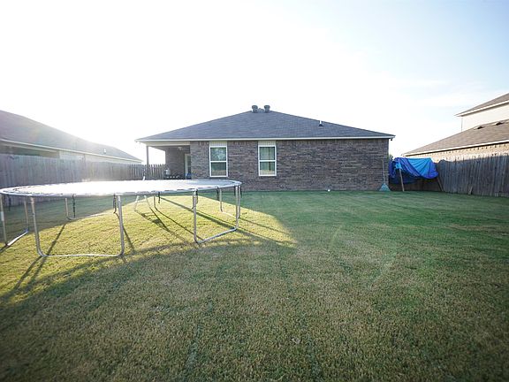 5th image of 6829 White Oak Way