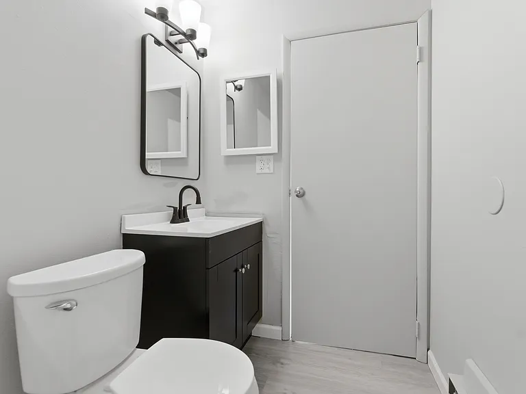 Hubbard Apartments — Photo 11