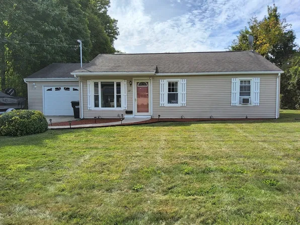 37 Alton Dr, Dudley, MA 01571
