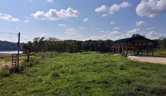 2nd image of 2781 Hardin Bottom Rd