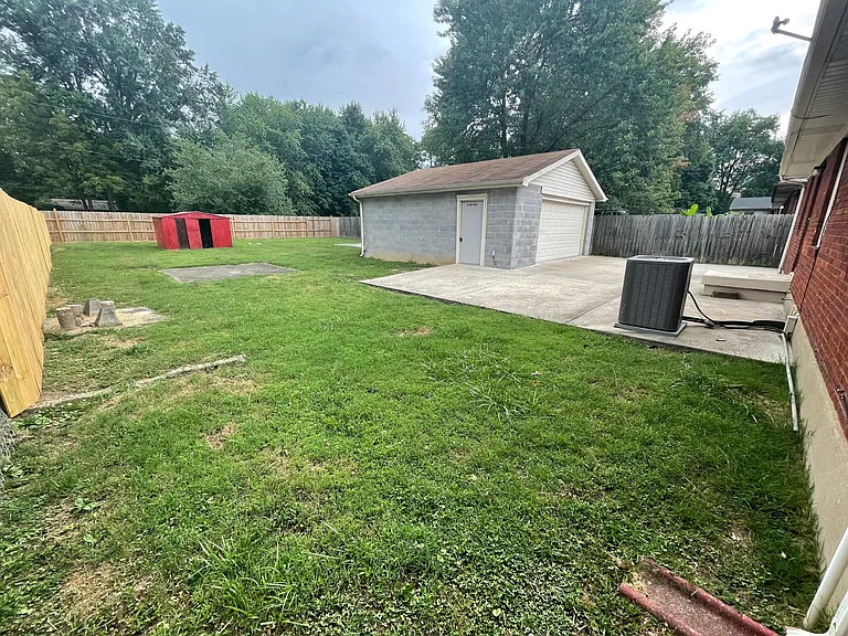 2504 Guelat Ave — Photo 6