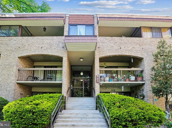403 Christopher Ave APT 33, Gaithersburg, MD 20879