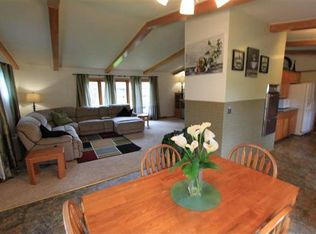 431 Ivanhoe Rd, Waterloo, IA 50701