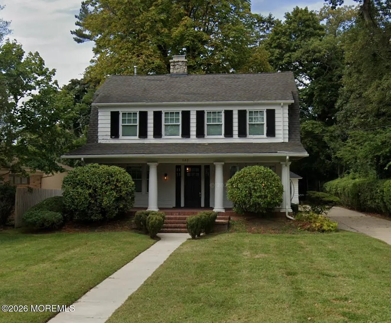 4 bed, 2.5 bath, 2000 sqft, $2,400 — Photo 2