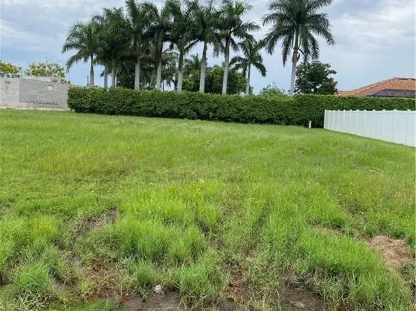 15 SW 19th Pl, Cape Coral, FL 33991