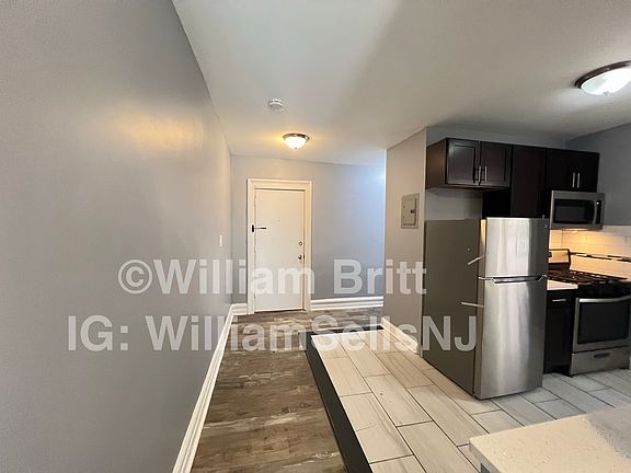 5th image of 645 Bergen Ave APT 11