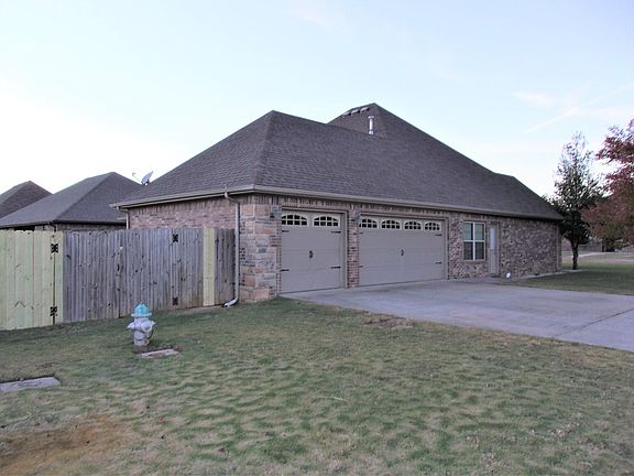 2nd image of 4400 Canopy Meadows Dr
