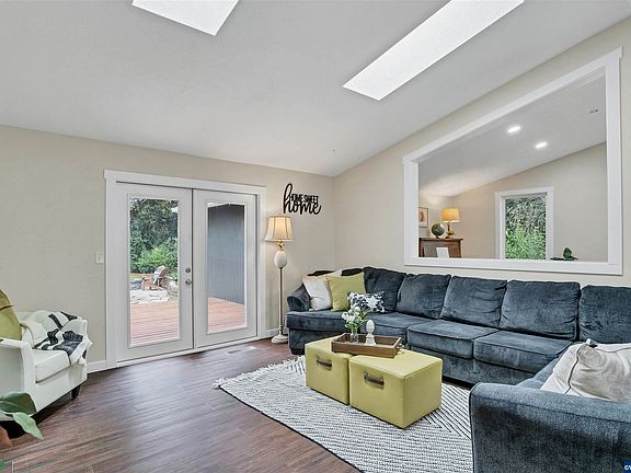 5th image of 1072 Rock Creek Dr S