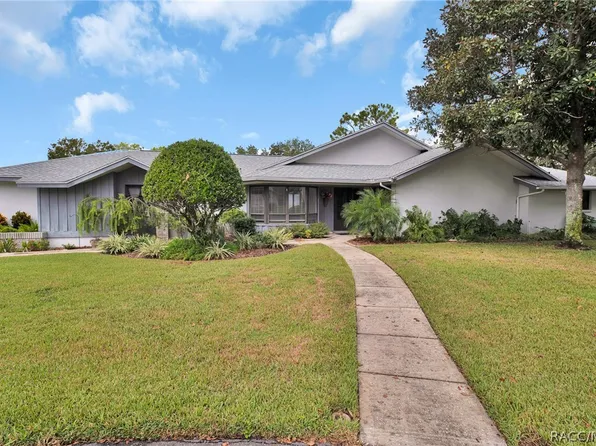 8 W Winged Foot Ct, Homosassa, FL 34446