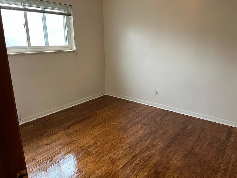 21700 E Eleven Mile Rd — Photo 3