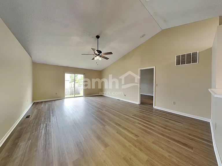 5691 Levi Kramer Blvd — Photo 6