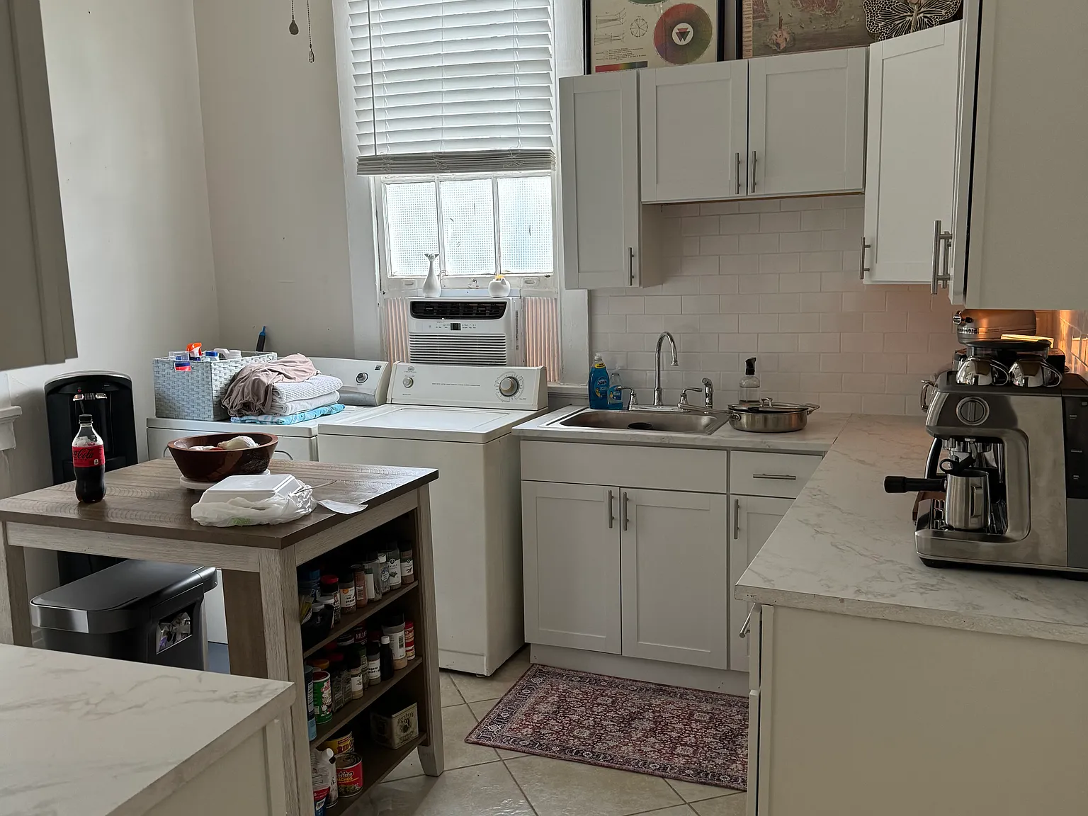 3 bed, 2400 sqft, $1,550 — Photo 2