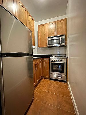3rd image of 303 E 90th St APT 1C