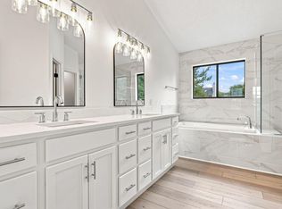 380 Shady Spring Dr, Columbus, OH 43230