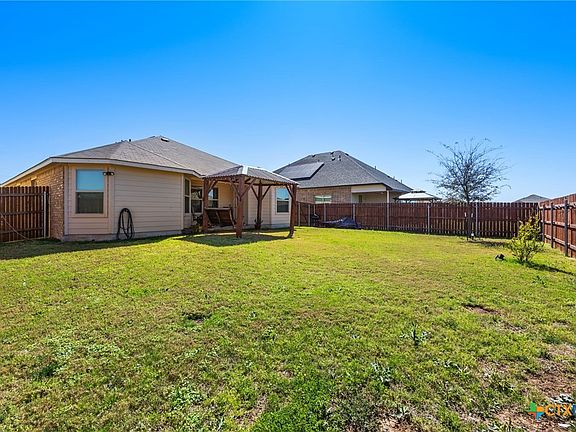 5th image of 307 Paddock Ln