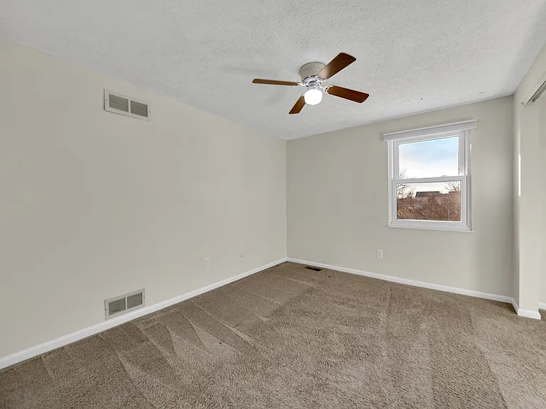 880 Ruskin Dr — Photo 28