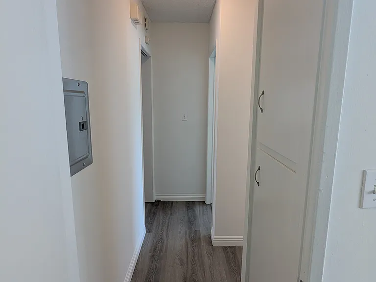 1009 E Grand Ave #1 — Photo 9