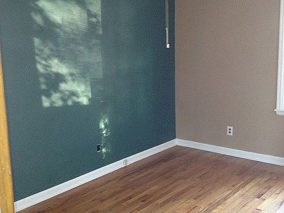 4th image of 2333 S 47th St