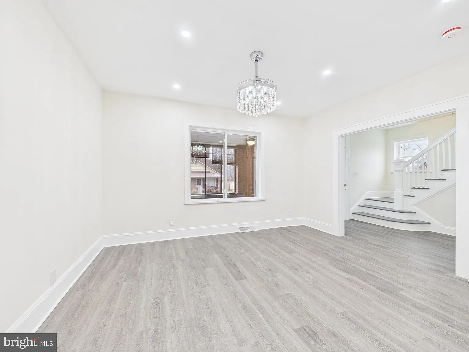 3 bed, 2.0 bath, 1164 sqft, $1,400 — Photo 3