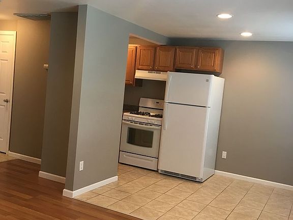 5th image of 3001 Preble St APT 7