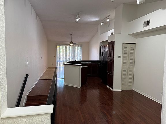 4th image of 607 Arbor Lake Ln #607