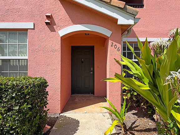 2nd image of 132 SW Peacock Blvd APT 17-206